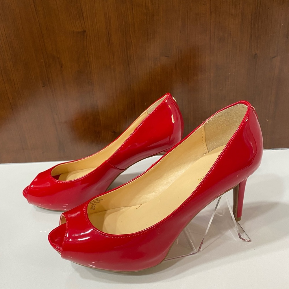 Reduced!! Liz Claiborne red opened toe patent leather platform heels.